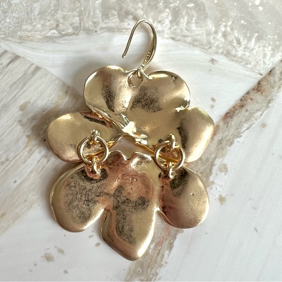NWOT Sculptural Flower Drop Earrings - Picture 2 of 4